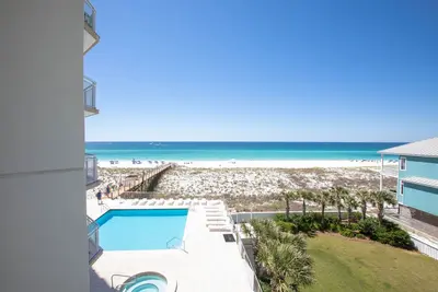 Image de Les meilleures vues sur la plage de ce condo Belle Mer au 3ème étage!