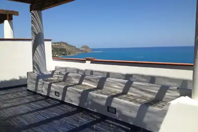 Appartement 2 pièces vue mer Iles Eoliennes