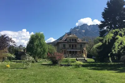 Image de Belle et très spacieuse villa de caractère, située à 150 m du Lac d Annecy