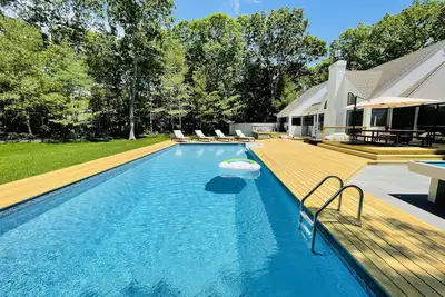 Image de Oasis de luxe privée East Hampton avec piscine