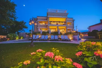 Beachfront apartment Luce 1***** with a sea view on Krk