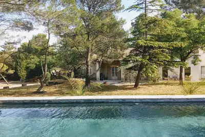 Image de Maison de charme avec piscine dans le calme des Alpilles de 6 Ă 10 personnes