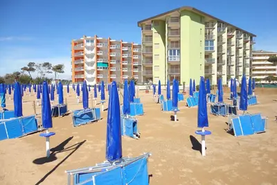 Image de Appartement de vacances avec un balcon directement sur la plage