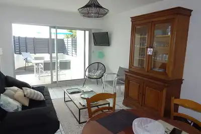 T2 Rénové avec Terrasse à 200m de la Plage, Proche Commerces - Les Sables-d'Olonne