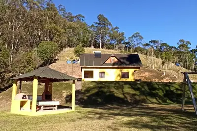 Image de Beau chalet avec 2 chambres à coucher, situé à Delfim Moreira-Mg, à 1350m d'altitude