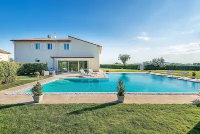 Image de Villa à Cintolese avec 5 chambres à coucher, 13 couchages