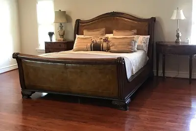 Image de Manoir De 6 Chambres Avec Piscine INTÉRIEURE Et Spa! !