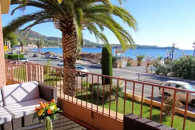 Image de Appartement en front de mer pour 6 personnes, vue mer, face Ă la plage du Lido