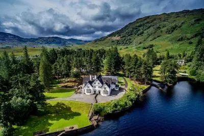 Image de Lochside House, Loch Katrine, dans le parc national du Loch Lomond et des Trossachs