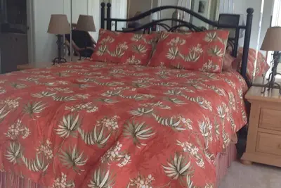 Image de Confortable et propre - 2 Br Ledges. . $ 165 / Nuit --- Premier étage! Wifi gratuit