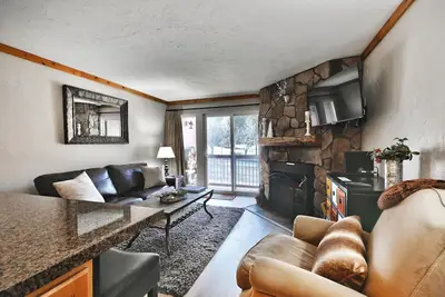 Image de Great Views Condo 1 chambre à travers de la base de Pcmr<br>