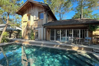 Image de \"La Cabane\" Très belle Maison en bois