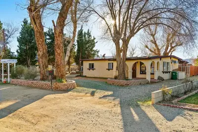 Image de Serene Ranch Style home (salle 1)