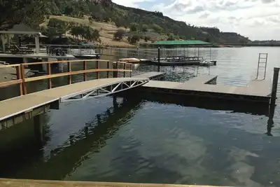 Image de Favorables à la famille du Sud Tulloch Lake Waterfront Accueil w \/ Embarcadère