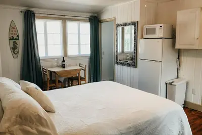 Image de Reserve Retreat - Beautiful, Bright 1 Br, 1 Ba W / Kitchenette Dwntwn & Beach