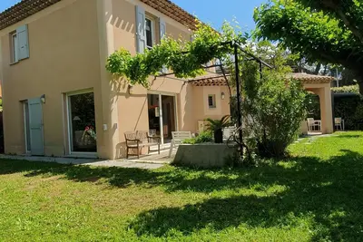 Image de Maison de 120m2 avec piscine et jardin à 10min du centre d'Aix en Provence