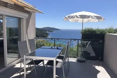 Image de T2 climatisé superbe vue mer, dans villa indépendante calme & plages à pied