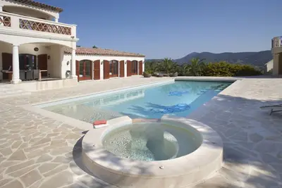 Image de Villa à Sainte-Maxime avec Piscine Privée
