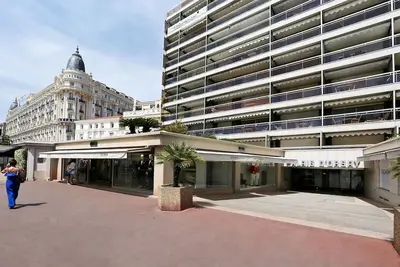 Image de Appartement Coeur Croisette Etage Eleve Front De Mer 4 Couchages