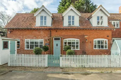 Une très jolie conversion d'écuries mitoyennes située dans un village paisible.