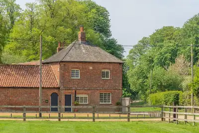 Image de S��journez dans une maison de directeur de ferme géorgienne rénovée avec amour et datant de 200 ans.