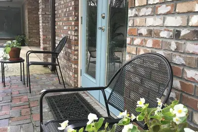 Image de À quelques minutes de tout ce que Charleston a de mieux à offrir! Gourmets! Amateurs d'histoire! Plage!