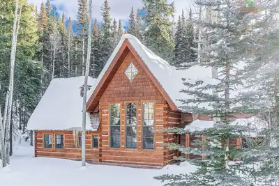 Image de 4br Luxury Log Home juste à côté des pistes: 10 couchages, 8 lits, vues énormes