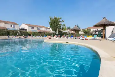 Image de 2 piscines extérieures | Kayak + Canoë + Vtt + Randonnée