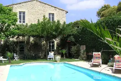 Image de Appartement de plein pied avec piscine privative dans mas restauré
