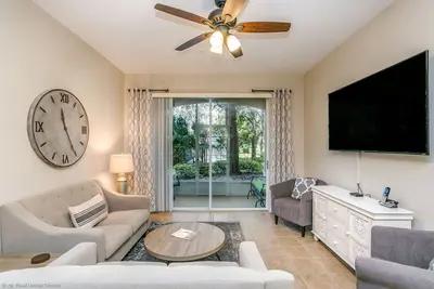 Image de Condo de style Magnolia à Windsor Hills avec chambre superposée à thème Disney