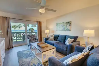 Image de 2br / 2ba - Golfe avant avec une vue magnifique sur le golfe et la piscine