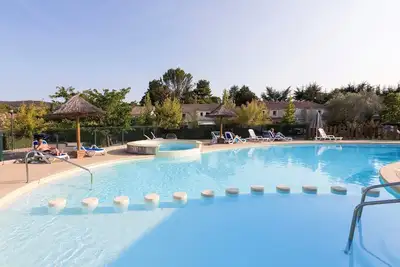 Image de Piscines Extérieures | 10 minutes à pied de Vallon-Pont-d'Arc