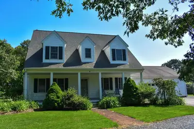 Image de Whelan Rd 9-Cape contemporaine pour 8 personnes