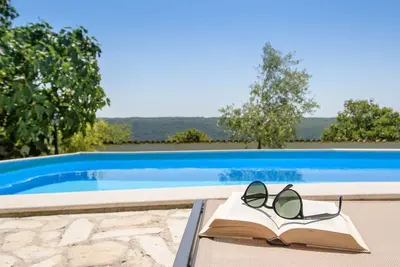 Image de Villa Stefani - villa en pierre avec piscine