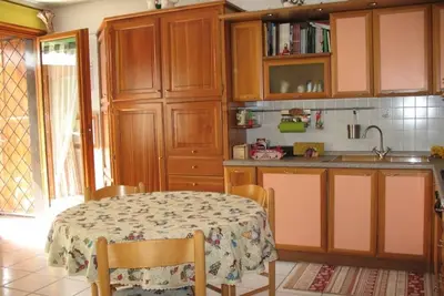 Image de Spacious two-room apartment with garden and parking space