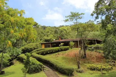 Belle place avec cascade privée