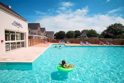 Image de Location proche de la Plage | Appart Cosy, Piscine Couverte