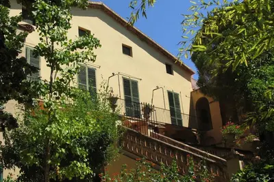 Image de Résidence avec 4500 m2. Piscine et barbecue privé. Près de Tarragona