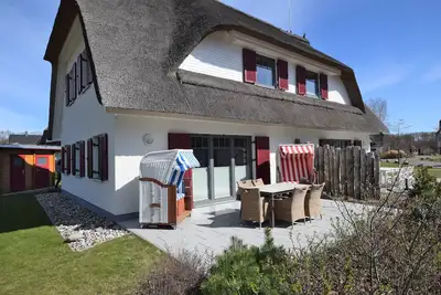 Image de \"Dat Smucke Huus\" = luxe au toit de chaume dans la station Mariannenweg à Boltenhagen