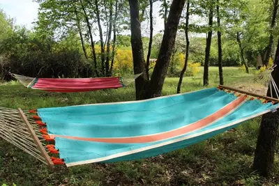 Image de Maison de Vigneron Restaurée avec Jardin Clos, Équipement Complet, au Cœur d'une Forêt