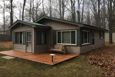 Image de Promenade au lac chalet avec magnifique accès Higgins Lk \"Gold Coast\"