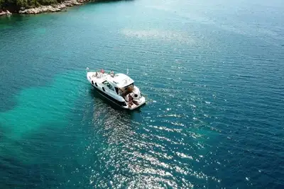 Image de Yacht Cruisers Yachts 430c Sport Coupe