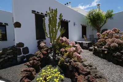 Image de Casa Consultorio, maison de campagne dans une nature unique.