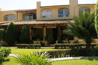 Image de Belle villa avec un excellent emplacement dans un complexe avec 2 piscines