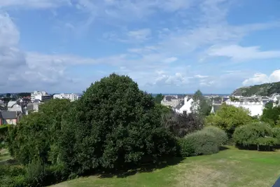 Image de grand appartement 2 pièces tout confort à Erquy avec vue mer, classé 2*