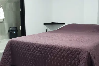 Image de Chambre privée au-dessus d'un hamburger Restaurant au centre-ville! !