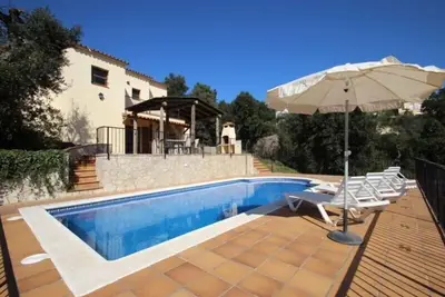 Image de Club Villamar - Villa espagnole Argonne pour toute la famille avec piscine privée, une terrasse e. . .
