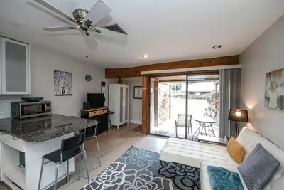 Image de N17 Appartement confortable de 1 chambre / 1 salle de bain rénové avec vue sur le terrain de golf Groves