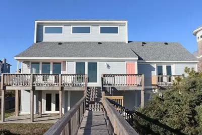 Image de Emerald Isle Oceanfront Home!