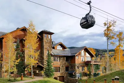 Image de Condo de luxe, près de la télécabine, bain à remous privé, accès au ski